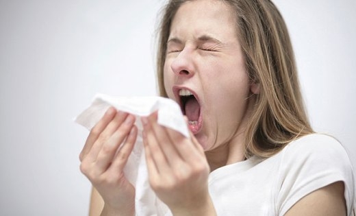 Hắt xì liên tục là điềm gì?